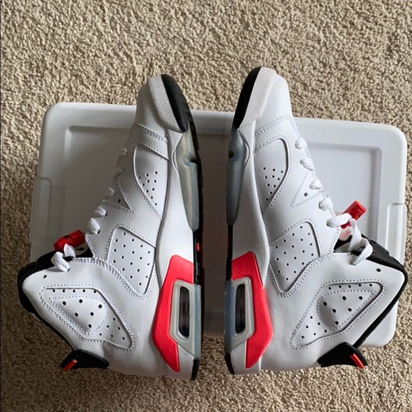Like New Air Jordan VI (6) Retro White/Infrared - Picture 6 of 7